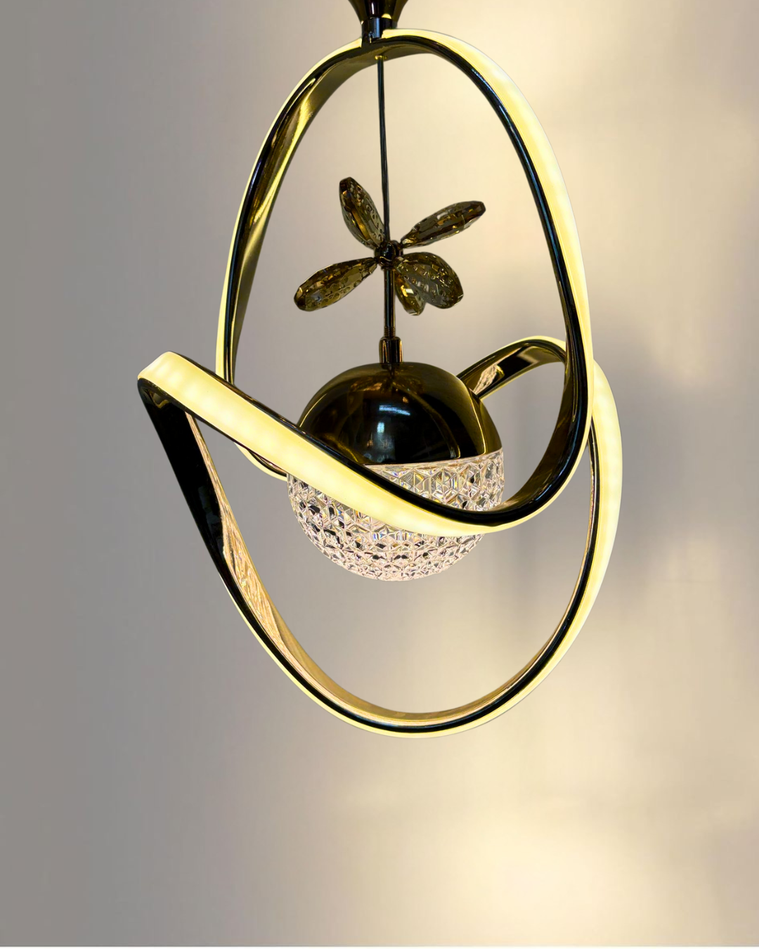 Modern Artistic Crystal Pendant Light Fixture